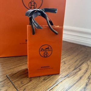 Mini Hermes shopping bag with ribbons